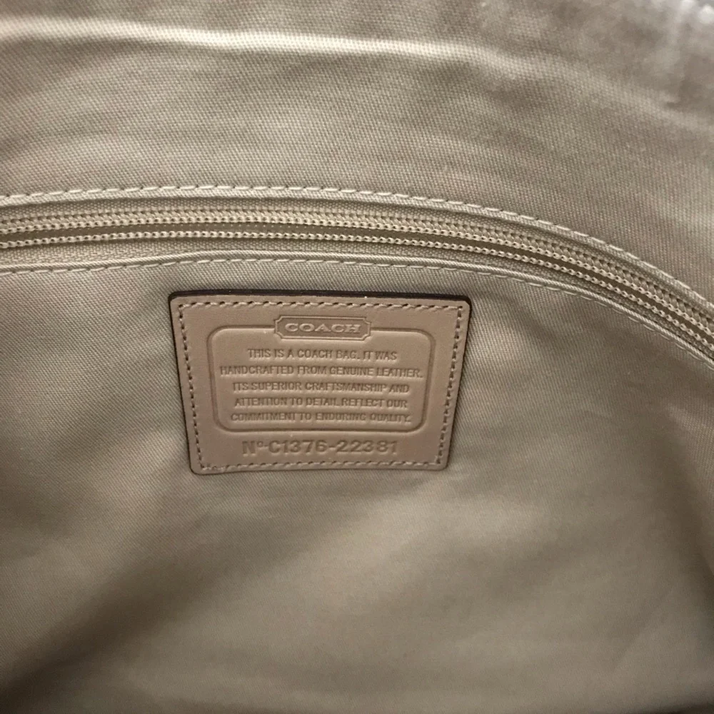 Coach Courtenay Leather Hobo – EUC - Picture 7 of 8